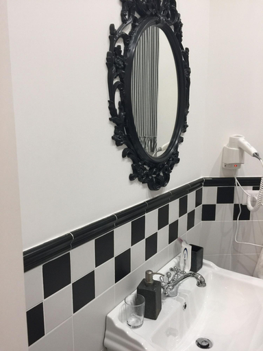 Bathroom 4, La Piazzetta delle Regine, Rome