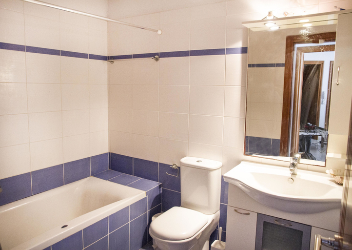 Bathroom 4, Iridanos Apartments, Thessaly