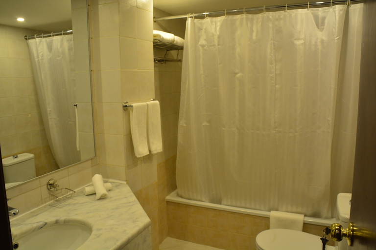 Bathroom, The San Rock Hotel By Le Reve, Wadi Essier