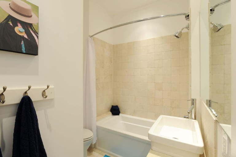 Bathroom 4, Buttonwood Reserve 1C