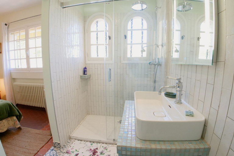 Bathroom 4, Villa Daphne, Alpes-Maritimes