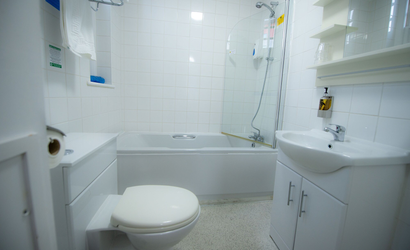 Bathroom 5, Fox Connaught, London