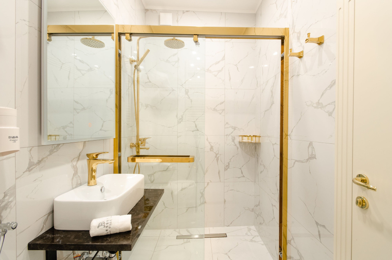 Bathroom 5, Villa Brandestini, Pula
