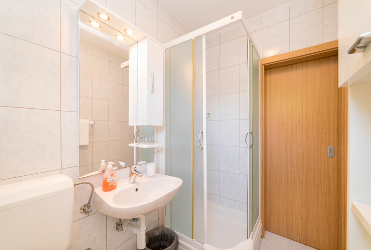 Bathroom 3, Captain's Club, Lopar/Supetarska Draga