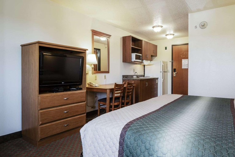Bedroom 3, Suburban Extended Stay, Saint Clair