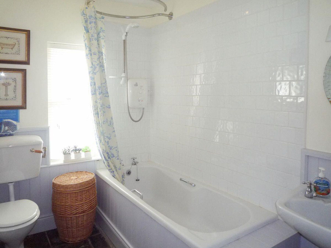Bathroom, Fleur Cottage