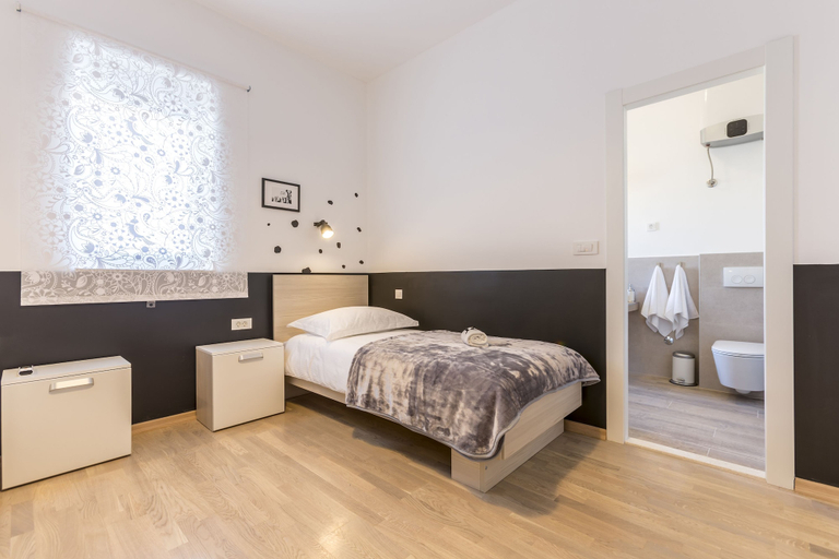 Bedroom 3, Luxury Villa Stella near Split, Dugopolje