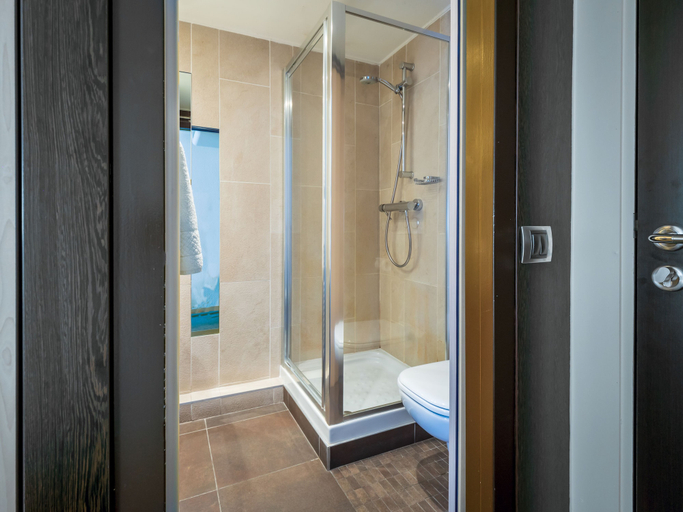 Bathroom 4, Hôtel de Bonlieu, Haute-Savoie