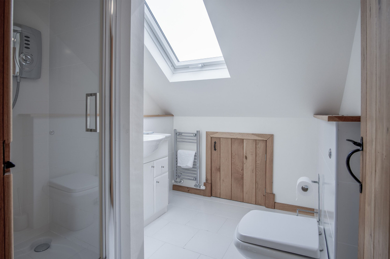 Bathroom 3, Highfield - 3 Bed - Llanmadoc, Swansea