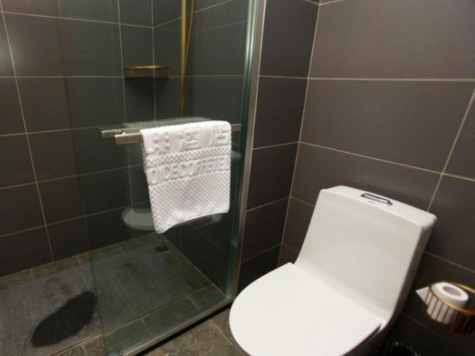 Bathroom 3, James Joyce Coffetel Hotel Foreign Language School Chengdu Baicao Road Metro Station, Chengdu