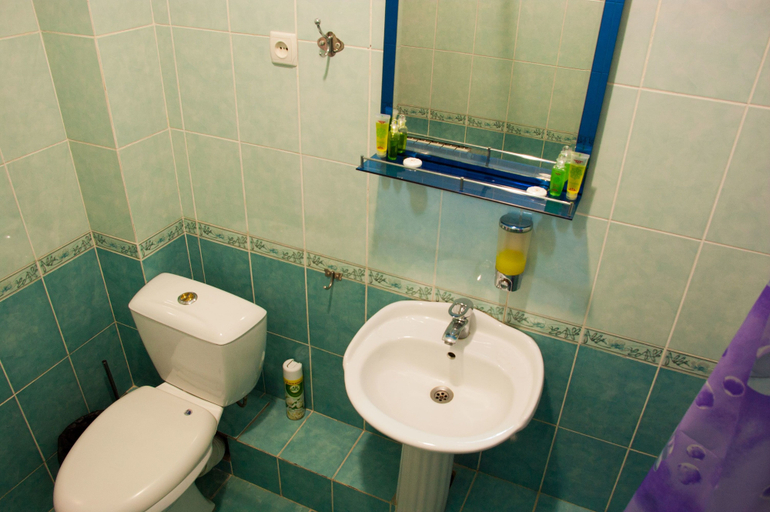 Bathroom, Altamira, Ak-Suu