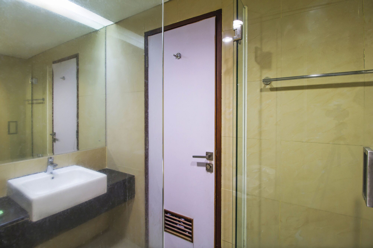 Bedroom 5, RedDoorz Plus near RS Pertamina, South Jakarta