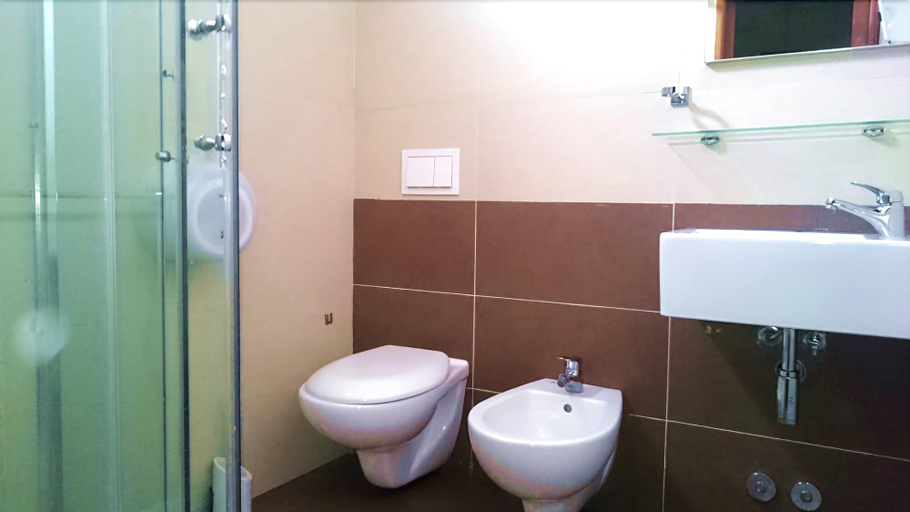 Bathroom, Smartfun Maracaibo, Rimini