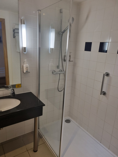 Bathroom 3, Holiday Inn Express ROTHERHAM - NORTH by IHG, Barnsley