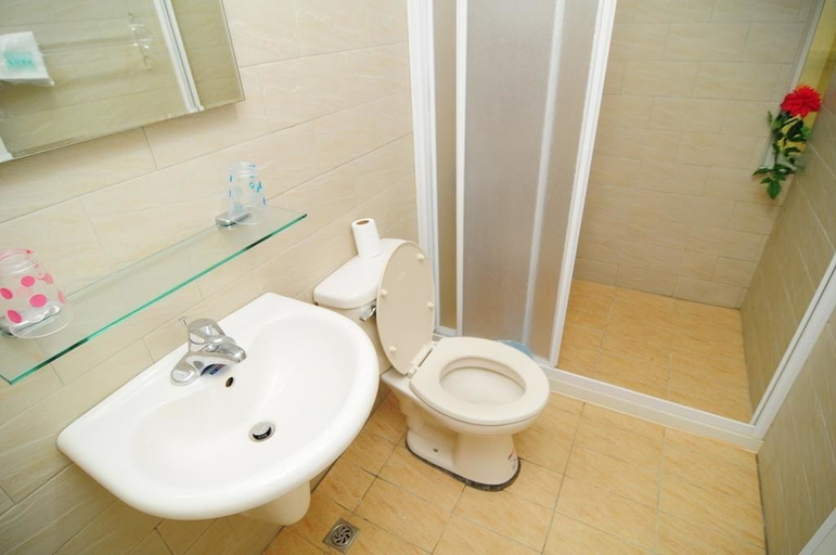 Bathroom 4, Be My House, Penghu