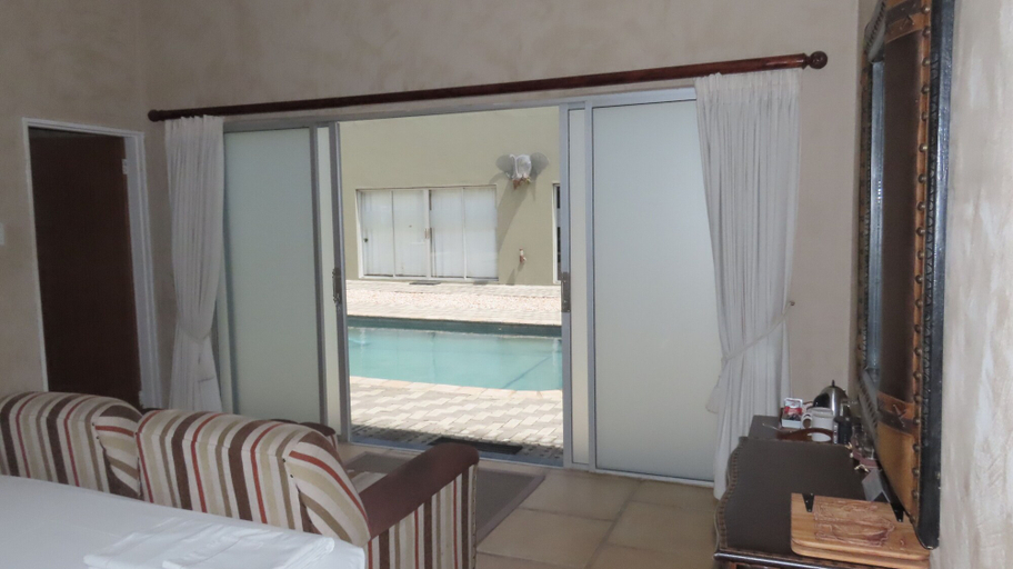 Bedroom 3, Sunset Lodge & Safaris, Mopani