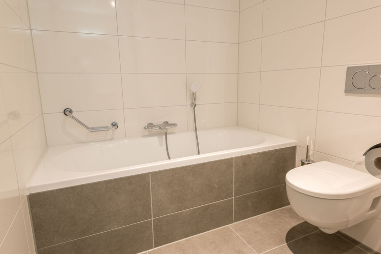Bathroom 5, Van der Valk Hotel Texel, Texel