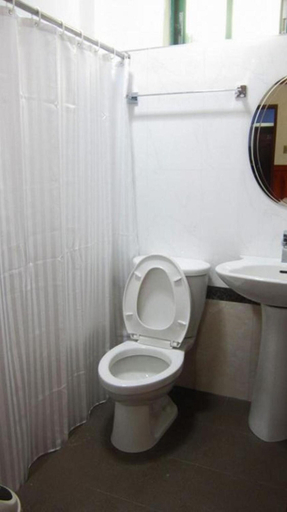 Bathroom, Garnet Hotel, El Nido