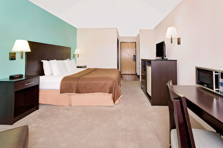 Bedroom 3, Howard Johnson by Wyndham Gothenburg, Dawson
