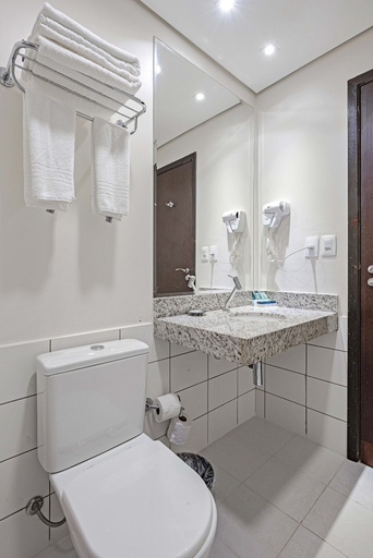 Bathroom 4, Slaviero Porto Velho, Porto Velho
