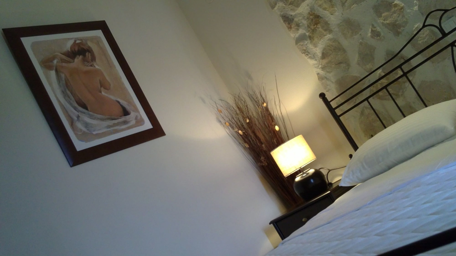 Bedroom 2, Villa Del Lago, West Macedonia