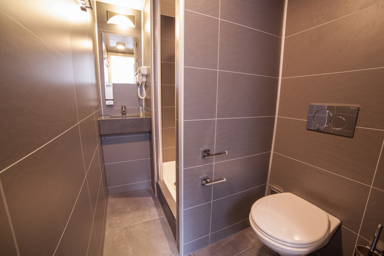Bathroom 4, Hotel Library Amsterdam, Amsterdam