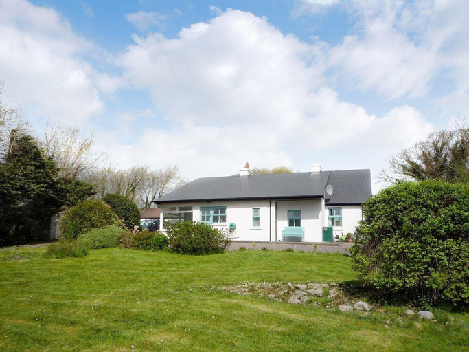 Exterior & Views 2, Fleur Cottage