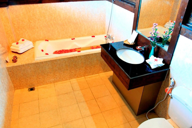 Bathroom 3, Skylake Inle Resort, Taunggye