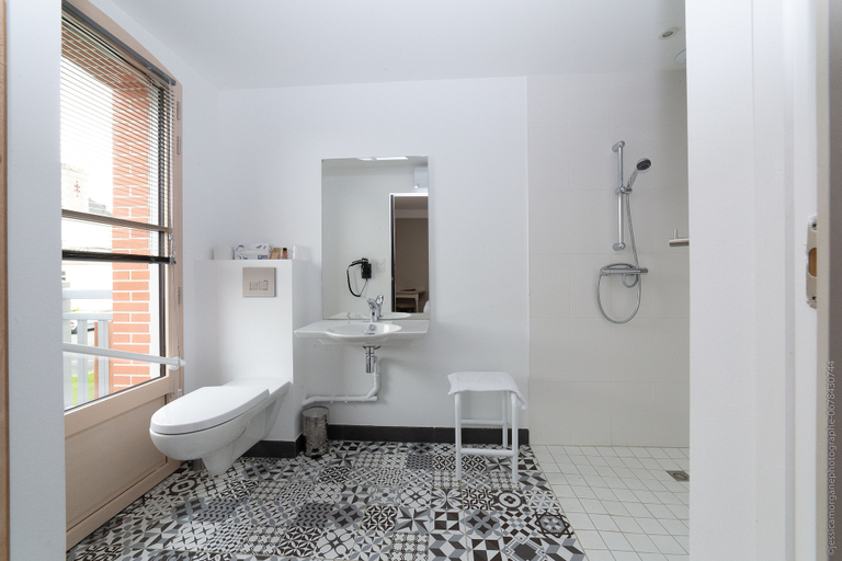 Bathroom 3, Château de la Gressière, Loire-Atlantique