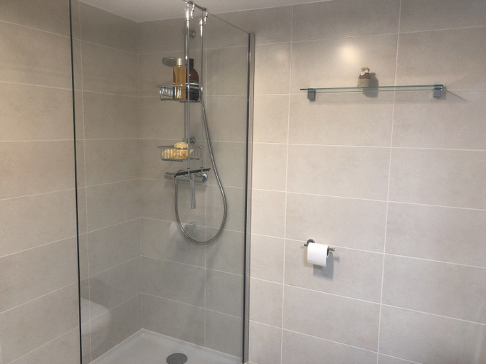 Bathroom 5, Maison Blanche, Dordogne