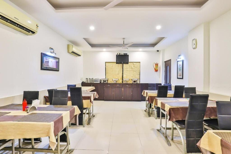 Food & Drinks 5, Hotel Marshall The Grand, Paldi, Ahmadabad