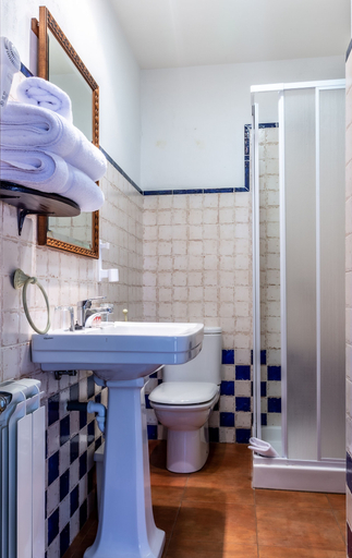 Bathroom 4, Posada Peña Pintada by Vivere Stays, Madrid