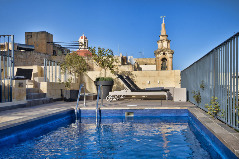 Exterior & Views 2, 66 Saint Pauls & Spa