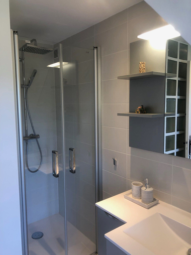 Bathroom 5, Maison Blanche, Dordogne