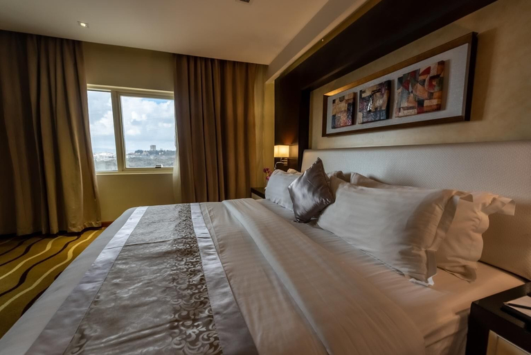 Bedroom 3, National Park Hotel