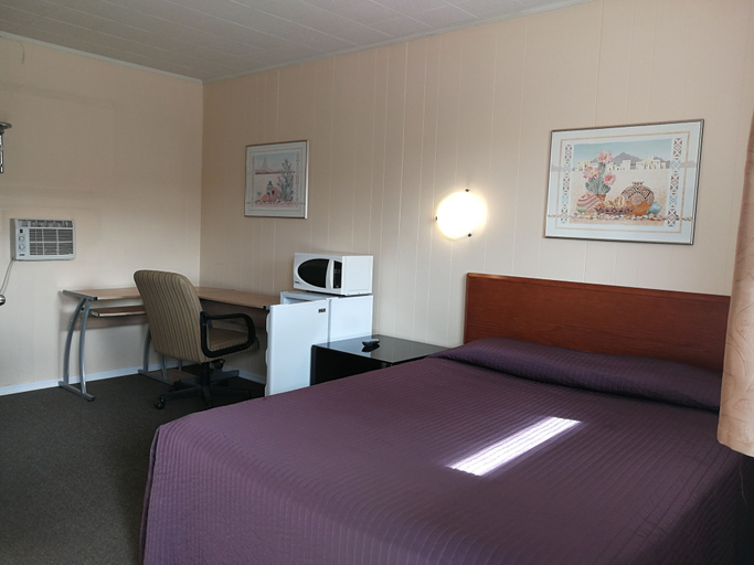 Bedroom 5, Star Motel, Division No. 3