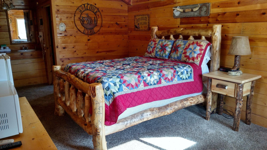 Bedroom 5, Bryce Valley Lodging, Garfield