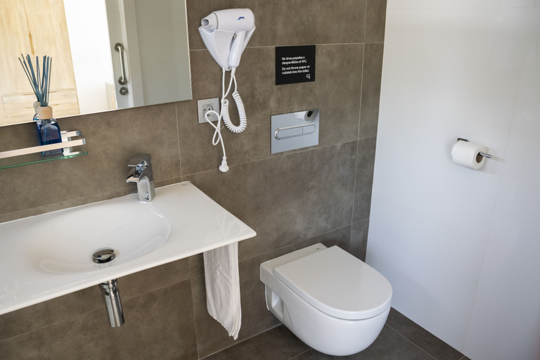 Bathroom 4, Puig Campana Nature Suites Hotel & BTT, Alicante
