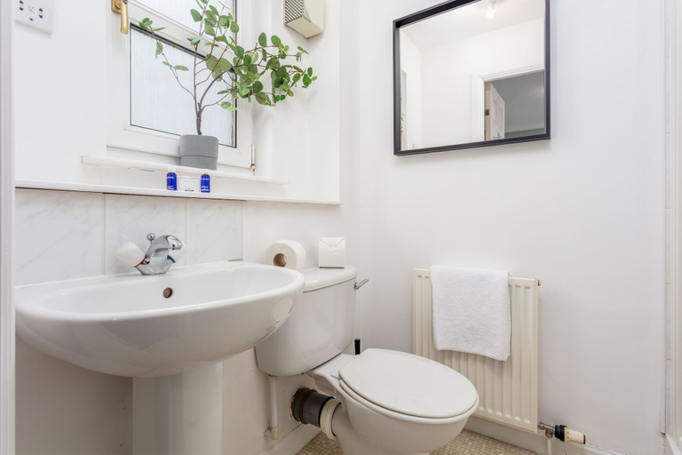 Bathroom 3, Millbrae Residence - Donnini Apartments, South Ayrshire