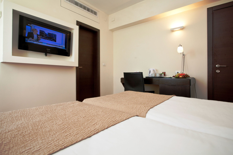 Bedroom 3, Sharon Hotel Herzliya