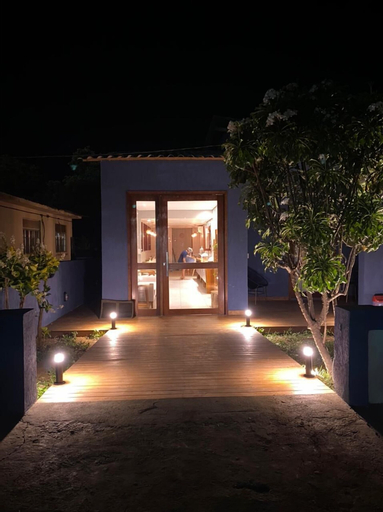 Exterior & Views 23