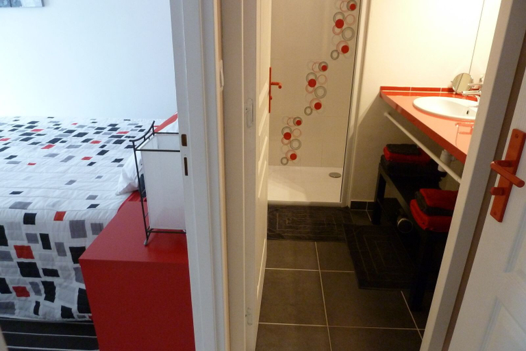 Bedroom 4, En Rouge et Noir, Dordogne