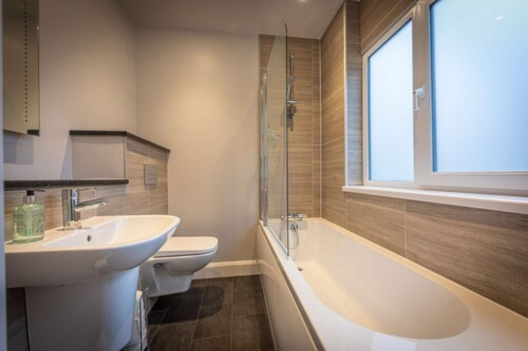 Bathroom 4, Uig Hotel, Highland