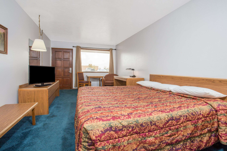 Bedroom 5, Knights Inn Boardman, Morrow