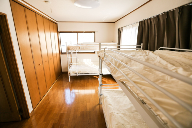 Bedroom 3, J's BackPackers Guest House - Hostel, Katsushika