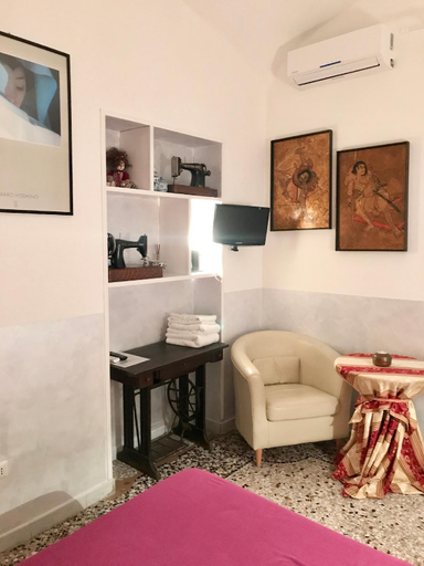 Bedroom 5, B B Biancagiulia, Rome