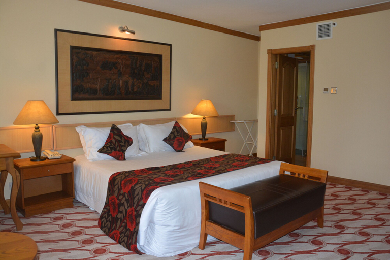 Bedroom 3, Golf Course Hotel, Kampala