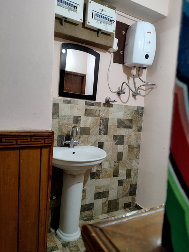 Bathroom 4, Rufina Norling Zimkhang, North Sikkim