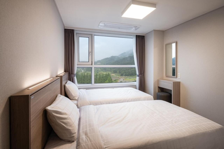 Bedroom 4, Kumho Hwasun Spa Resort, Damyang