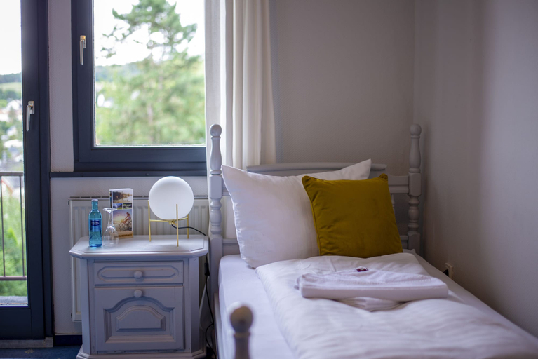 Bedroom 3, Schlosshotel Braunfels, Lahn-Dill-Kreis